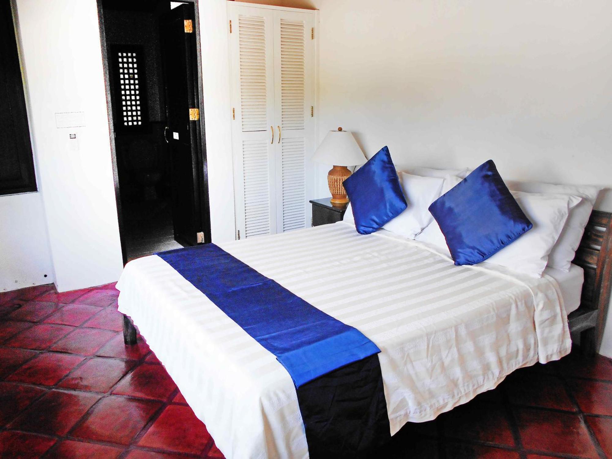 Out Of The Blue Resort Puerto Galera Habitación foto