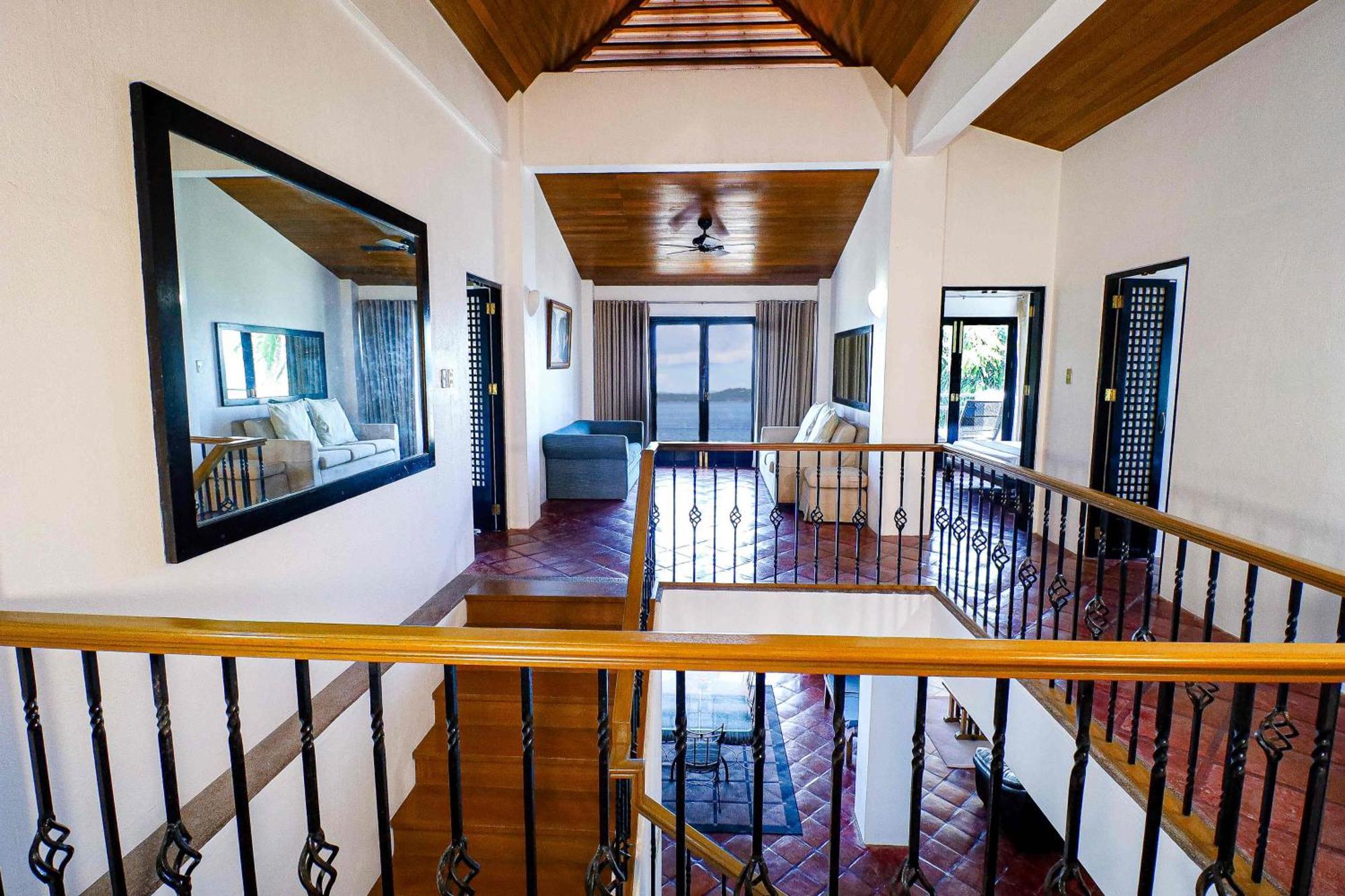 Out Of The Blue Resort Puerto Galera Exterior foto